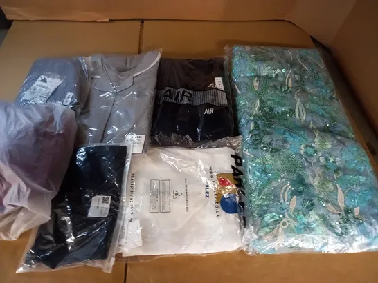 LARGE QUANTITY OF ASSORTED BAGGED CLOTHING ITEMS 