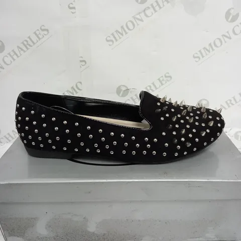 BOXED CASANDRA BLACK LOW SPIKED SHOES - SIZE 5