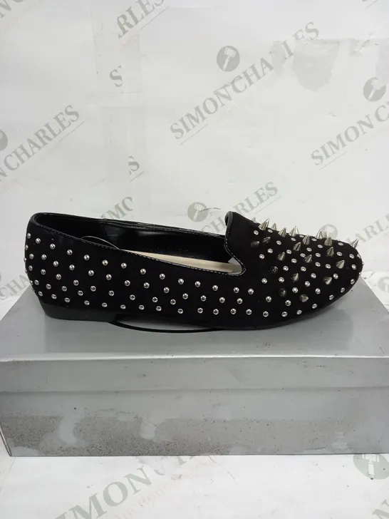 BOXED CASANDRA BLACK LOW SPIKED SHOES - SIZE 5