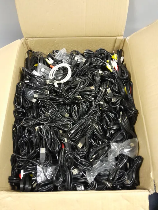 LARGE QUANTITY OF ASSORTED POWER & AUDIO/VISUAL CABLES 