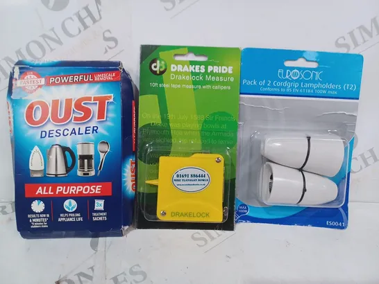 APPROXIMATELY 10 ASSORTED HOUSEHOLD ITEMS TO INCLUDE OUST DESCALER, DRAKELOCK MEASURE, PACK OF 2 CORDGRIP LAMPHOLDERS, ETC