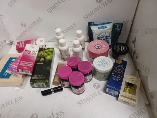 APPROXIMATELY 20 ASSORTED HEALTH AND BEAUTY PRODUCTS INCLUDING SOAP & GLORY, FEATHER & DOWN