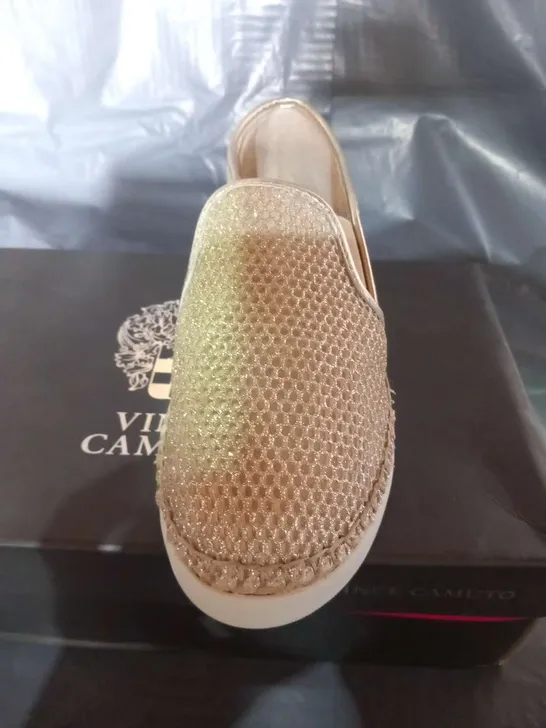 BOXED VINCE CAMUTO TAMBIE GOLD FABRIC SNEAKERS SIZE 3.5