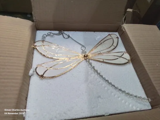 BOXED CRYSTAL DRAGONFLY WALL DECOR PIECE 