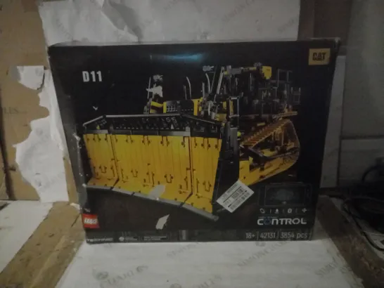 BOXED LEGO TECHNIC CAT D11 BULLDOZER (SET 42131) RRP £430