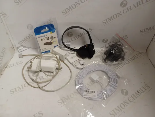 BOX OF APPROX 15 ITEMS INCLUDING ASSORTED CHARGER, WIRED HEADSET AND USB 4 PORT HUB