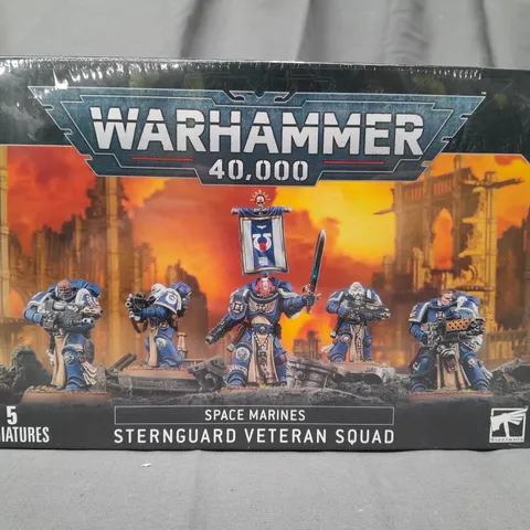 BOXED WARHAMMER 40K SPACE MARINES - STERNGUARD VETERAN SQUAD (PACK OF 5 MINIATURES)