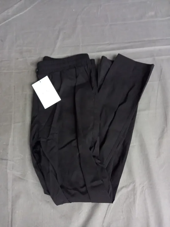 ARNE PLAIN SEERSUCKER TROUSER IN BLACK SIZE M