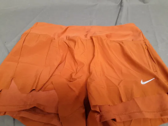 NIKE RUSTY ORANGE SHORTS - MEDIUM