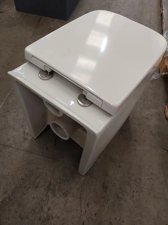 DESIGNER TOILET BASIN WITH SEAT 