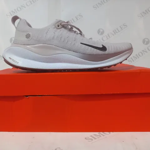 BOXED PAIR OF NIKE REACTX INFINITY RUN 4 SHOES IN PLATINUM VIOLET/BLACK UK SIZE 7.5