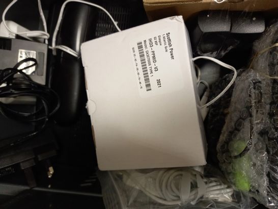 LOT OF APPROXIMATELY 10 ASSORTED ELECTRICAL ITEMS, TO INCLUDE ETHERNET ADAPTER, MACBOOK CHARGER, TRAVEL PLUG, ETC