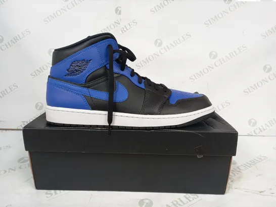 BOXED PAIR OF NIKE AIR JORDAN 1 MID SHOES IN BLUE/BLACK UK SIZE 11