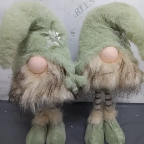 SET OF 2 GNOME PLUSHY WITH STAND UP FUNCTION