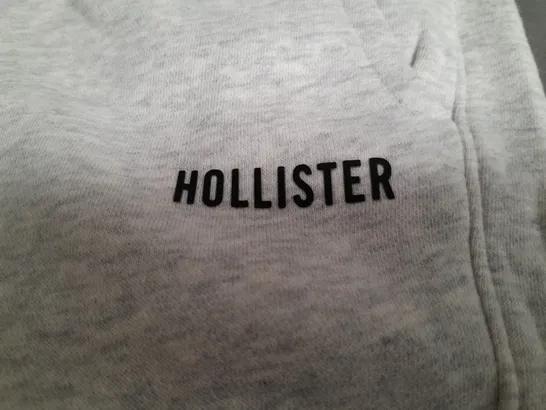 HOLLISTER SWEATPANT JOGGERS IN WHITE - LARGE