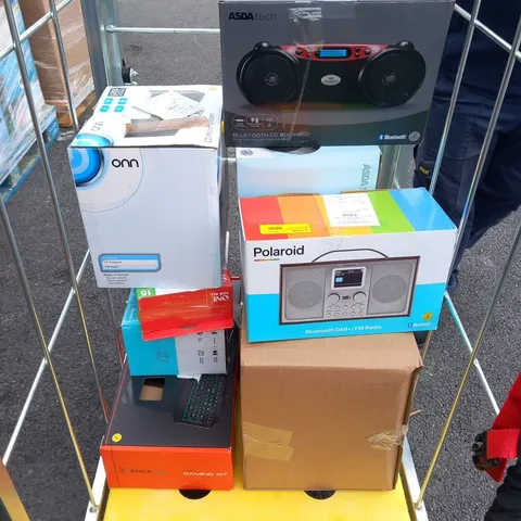 CAGE OF ASSORTED ELECTRICALS TO INCLUDE; ONN CD MICRO SYSTEM, BLACK WEB 4 IN 1 GAMING KIT, BLUETOOTH CD BOOMBOX AND POLAROID DAB RADIO