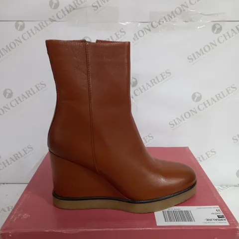 BOXED MODA IN PELLE AMBALINE TAN LEATHER BOOTS - SIZE 6