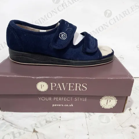 BOXED PAIR OF PAVERS OPEN TOE VELCRO STRAP SLIPPERS IN NAVY UK SIZE 4