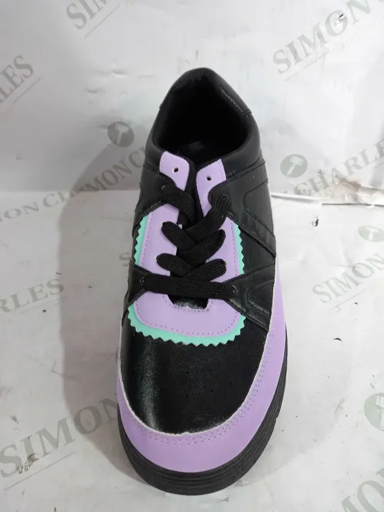 PAIR OF KOI VEGAN LEATHER PLATFORM SHOE WITH PURPLE/GREEN DETAIL - SIZE 6