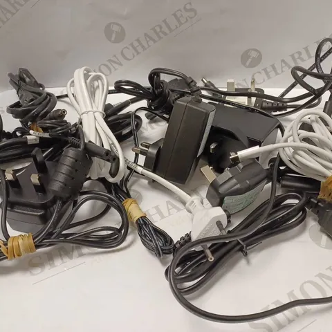 LOT OF APPROX 20 ASSORTED CABLES 