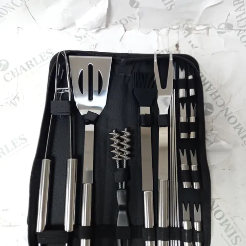 LINEA 18 PIECE BBQ TOOL SET WITH STORAGE BAG