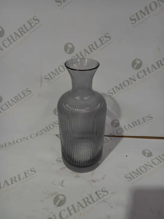 BUNDLEBERRY FLUTED GLASS DECANTER