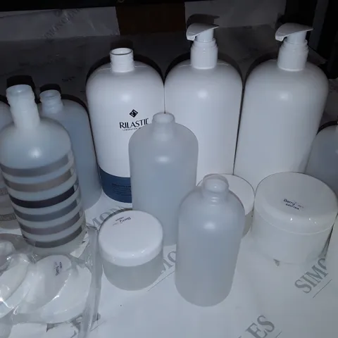 LOT OF ASSORTED PLASTIC BOTTLES