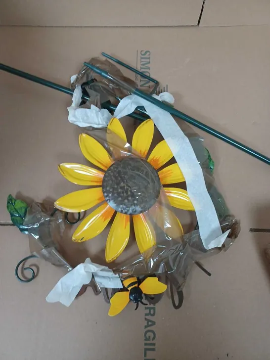 BOXED SOLAR SUNFLOWER WIND SPINNER