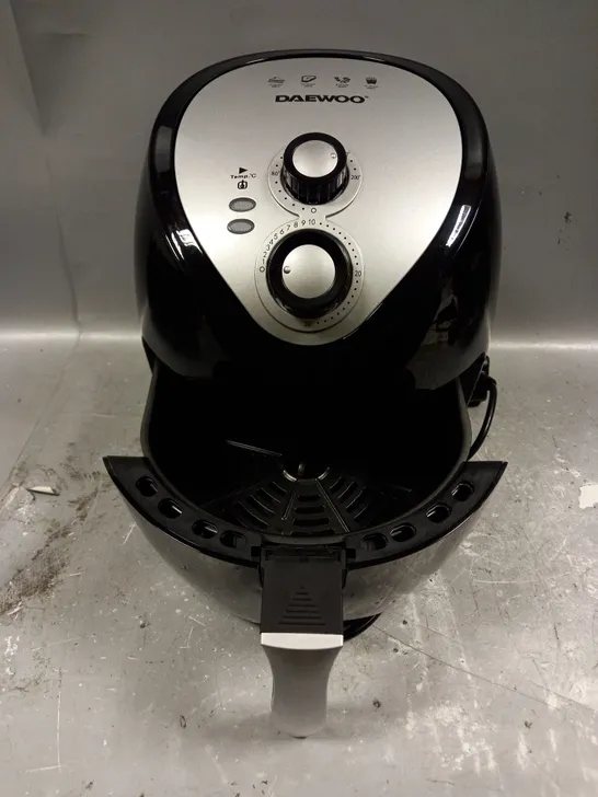 BOXED DAEWOO 3.6L AIR FRYER IN BLACK