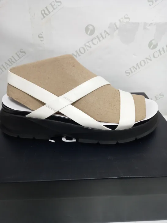 BOXED PAIR OF NATURALIZER SANDALS BLACK AND WHITE - SIZE 7