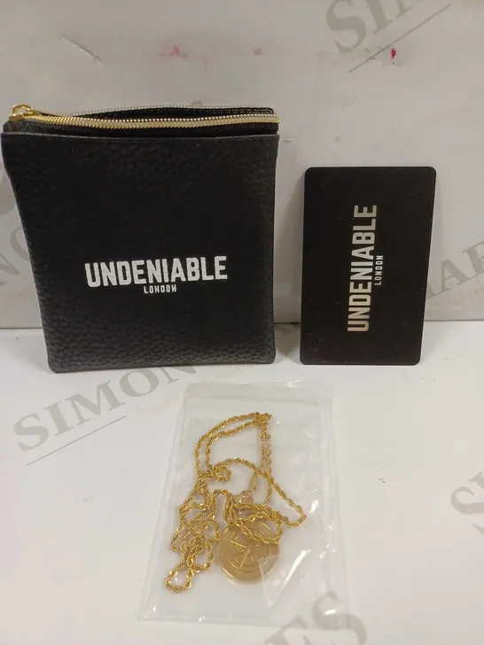 UNDENIABLE LONDON GOLD CHAIN & PENDANT 