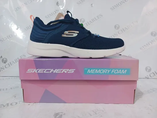 BOXED PAIR OF SKECHERS MEMORY FOAM MESH TRAINERS IN NAVY SIZE 5.5