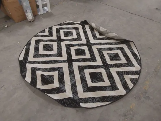 BRAND NEW PACO HOME POCO ROUND AREA RUG - BLACK/WHITE // SIZE: 200cm