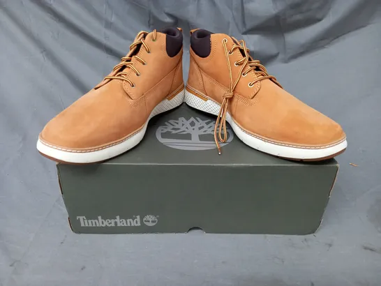 BOXED PAIR OF TIMBERLAND SHOES IN CAMEL UK SIZE 9.5