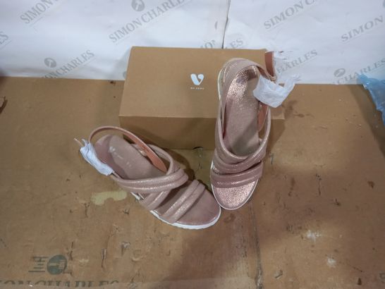 BOXED PAIR OF DESIGNER ROSE GOLD WEDGE SANDALS SIZE 5