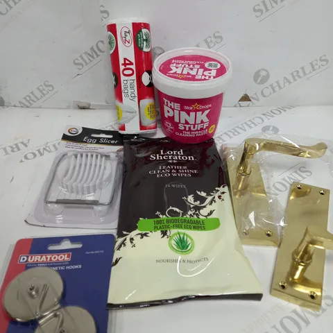BOX OF APPROXIMATELY 15 ASSORTED ITEMS TO INCLUDE - LEATHER CLEANER, EGG SLICER, THE PINK STUFF ETC