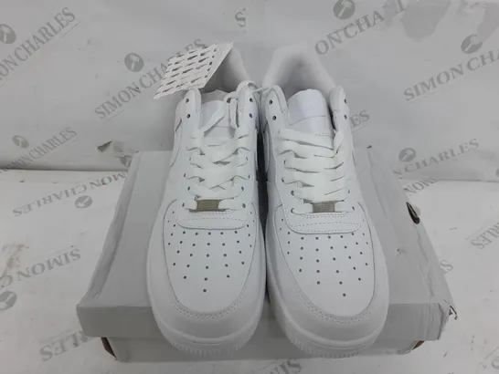 BOXED PAIR OF NIKE AIR FORCE 1 '07 - UK 10