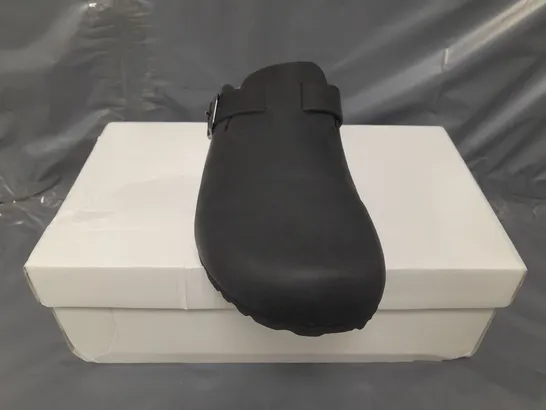 BOXED PAIR OF SOLE SHOES IN BLACK EU SIZE 42