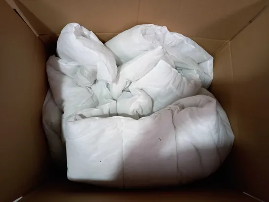 LARGE WHITE DUVET - SIZE UNKNOWN