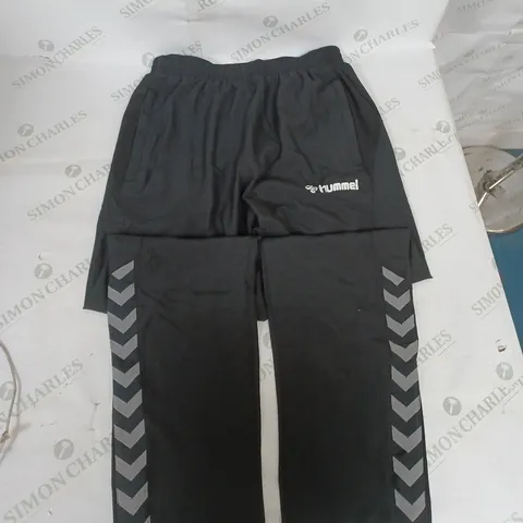 HUMMEL TRACKPANTS IN BLACK SIZE SMALL