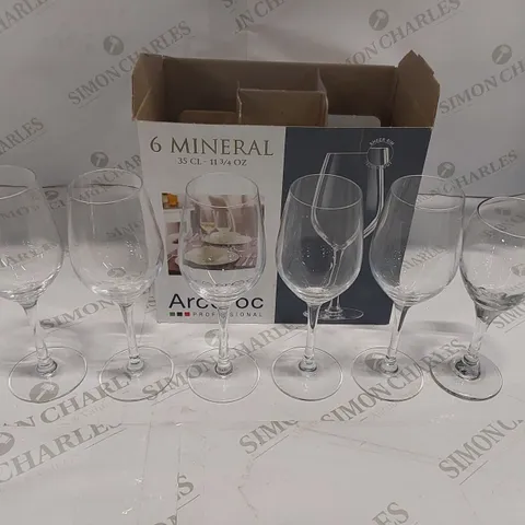 BOX OF 6x ASSORTED WINE GLASSES