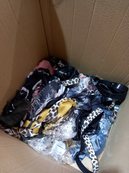 BOX OF ASSORTED ITEMS APPROXIMATELY 15 TO INCLUDE BELTS, SCARF & COZEE HOME THROW 