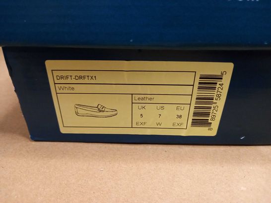 BOXED PAIR OF HOTTER WHITE LOAFERS - SIZE 5