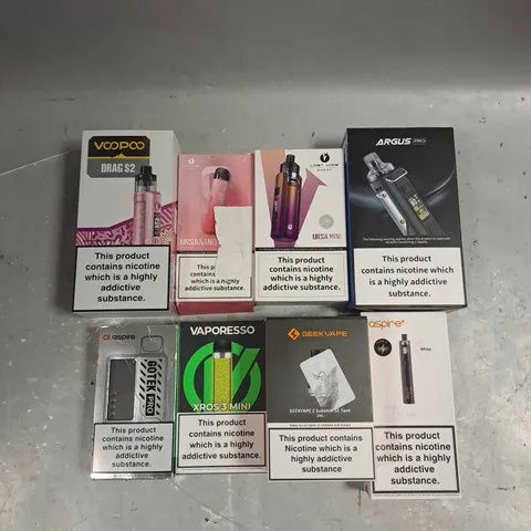 APPROXIMATELY 20 VAPES & E-CIGARETTES TO INCLUDE ARGUS PRO, LOST VAPE URSA MINI, VOOPOO DRAG S2 ETC