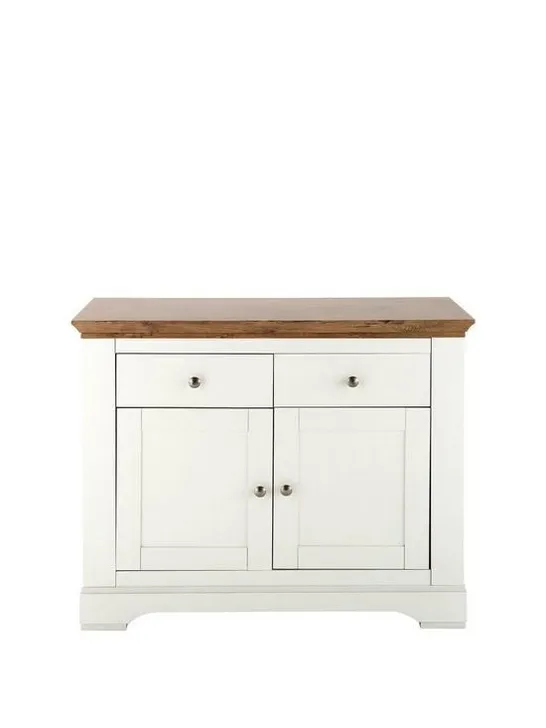 BOXED WILTSHIRE CREAM/OAK EFFECT COMPACT SIDEBOARD (1 BOX)