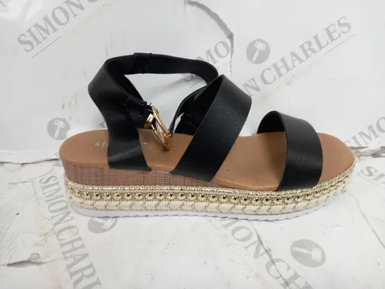 PAIR OF STUDIO OPEN TOE RAISED SANDLES - SIZE 7