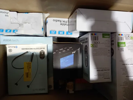 BOX OF APPROXIMATEY 15 ASSORTED ELECTRICAL ITEMS TO INCLUDE ASDA TECH SLIM WIRELESS MOUSE, MIXX CHARGESPOT WIRELESS CHARGER, ASDA TECH HDMI CABLE, ETC