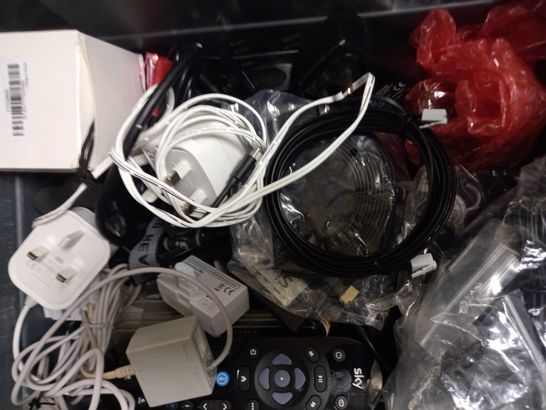 LOT OF APPROXIMATELY 20 ASSORTED ELECTRICAL ITEMS, TO INCLUDE MINI CAMERA, APPLE WATCH CHARGER, HDMI/VGA CABLE, ETC