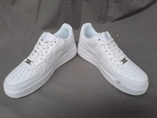 PAIR OF NIKE AIR FORCE 1 SHOES IN WHITE UK SIZE 6