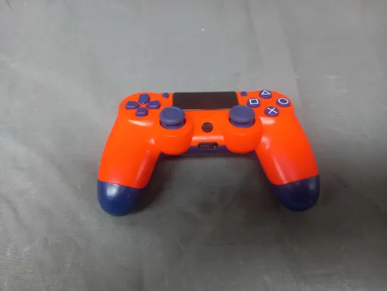 PLAYSTATION 4 WIRELESS CONTROLLER